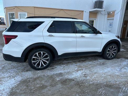 Used 2020 Ford Explorer ST w/ Premium Technology Package image 4