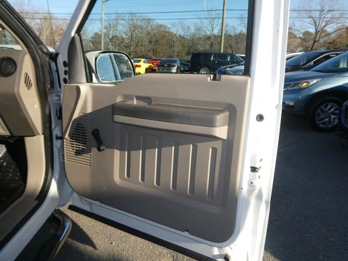 Used 2010 Ford F350 XL image 19