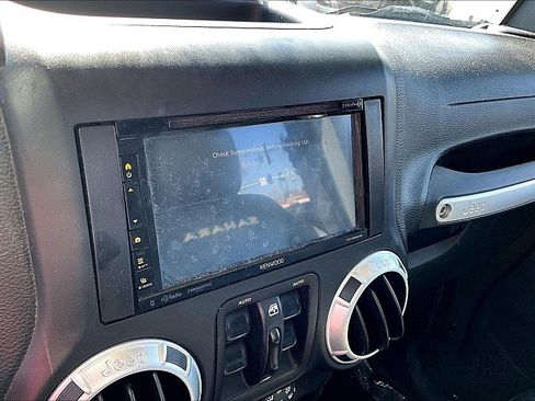 Used 2015 Jeep Wrangler Unlimited Sahara w/ Connectivity Group image 14