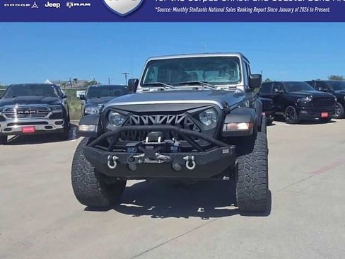 Used 2020 Jeep Gladiator Sport w/ Quick Order Package 24S AWD/4WD image 3