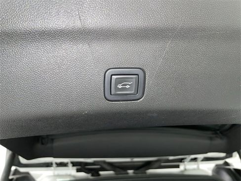 Used 2021 Chevrolet Tahoe High Country image 16