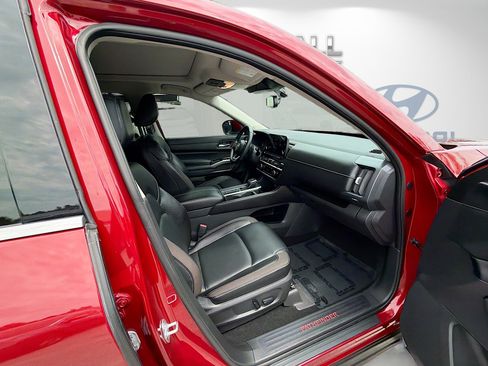 Used 2022 Nissan Pathfinder SL w/ SL Premium Package FWD image 29