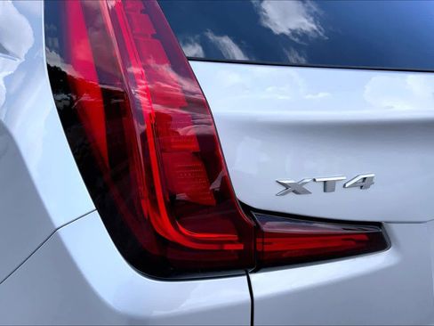 Used 2022 Cadillac XT4 Premium Luxury w/ Safety Alert Package AWD/4WD image 28