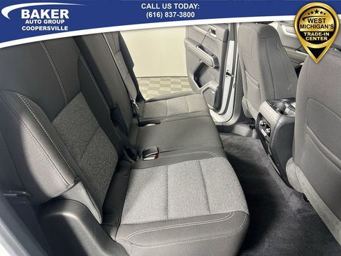 Used 2025 GMC Acadia Elevation image 27