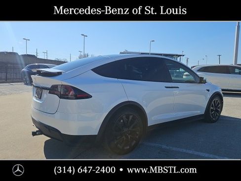 Used 2022 Tesla Model X image 3