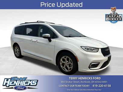 Used 2023 Chrysler Pacifica Limited