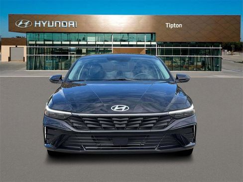 New 2026 Hyundai Elantra Limited image 12