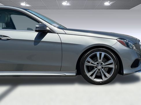 Used 2015 Mercedes-Benz E 350 4MATIC Sedan image 35