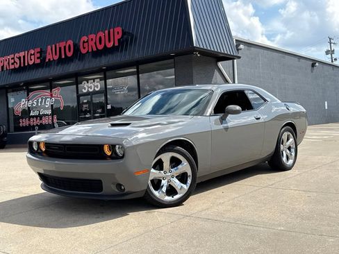 Used 2018 Dodge Challenger SXT w/ Blacktop Package RWD image 20