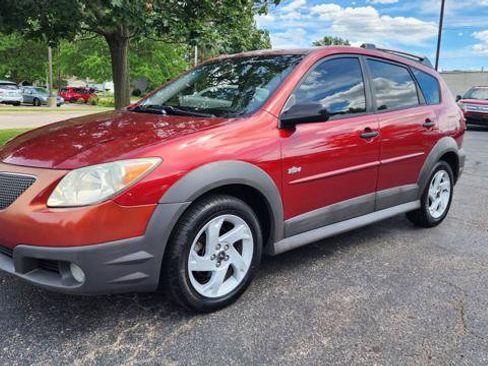 Used 2006 Pontiac Vibe w/ Sun And Sound Package FWD image 1