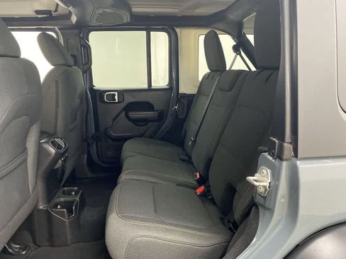 Used 2024 Jeep Wrangler Sport S image 15