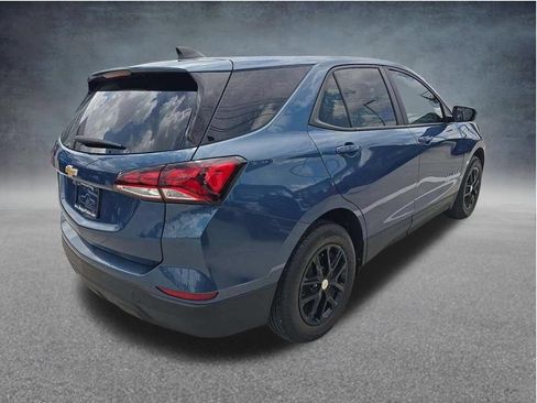 Used 2024 Chevrolet Equinox LS w/ LS Convenience Package FWD image 4