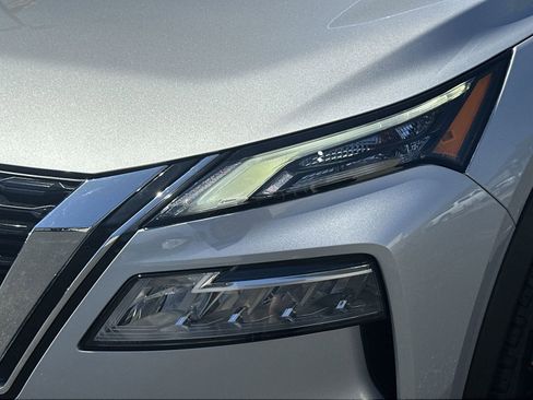 Used 2023 Nissan Rogue SV AWD/4WD image 11