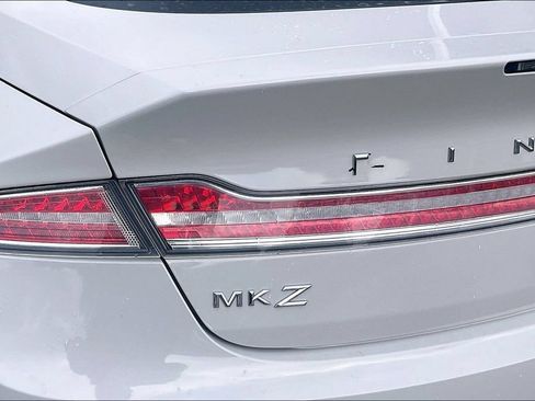 Used 2019 Lincoln MKZ Premiere FWD image 28
