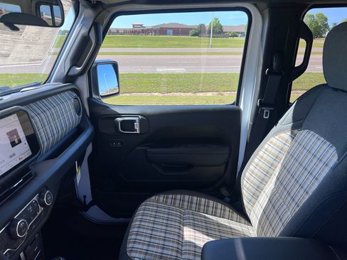 New 2026 Jeep Wrangler Unlimited Sport AWD/4WD image 23