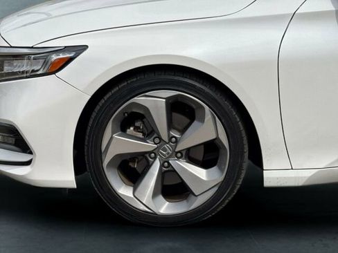 Used 2018 Honda Accord Touring image 34