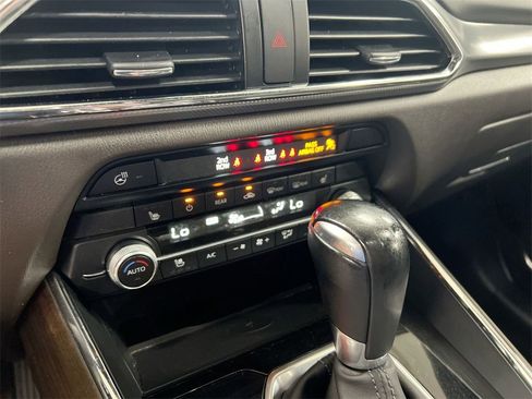 Used 2023 MAZDA CX-9 Signature image 16