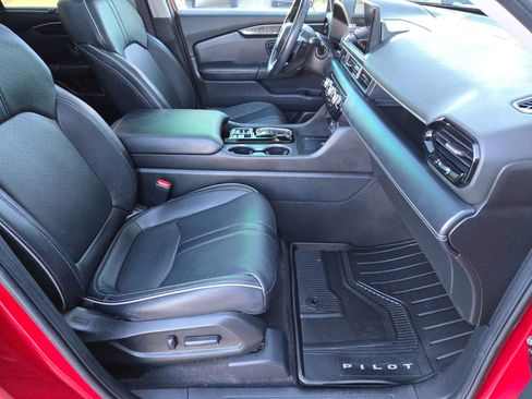 Used 2023 Honda Pilot Elite image 32