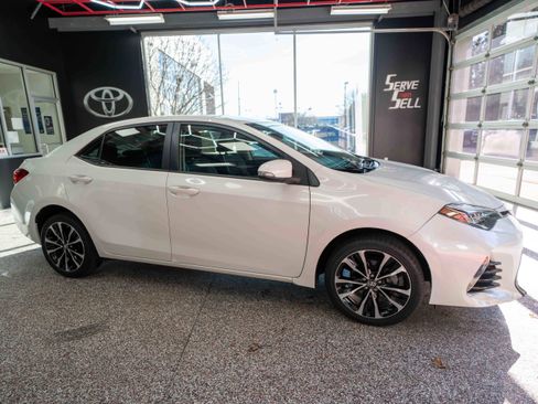 Used 2018 Toyota Corolla SE image 5