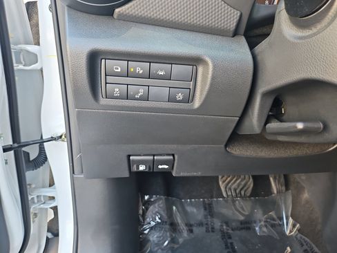Used 2025 Nissan Kicks Play S FWD image 25
