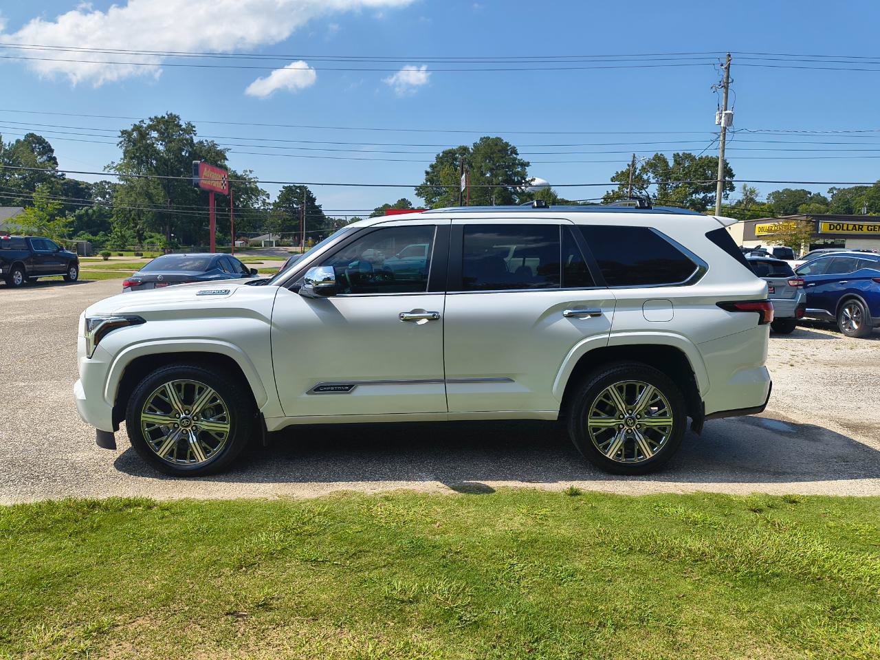 Used 2025 Toyota Sequoia Capstone AWD/4WD image 5