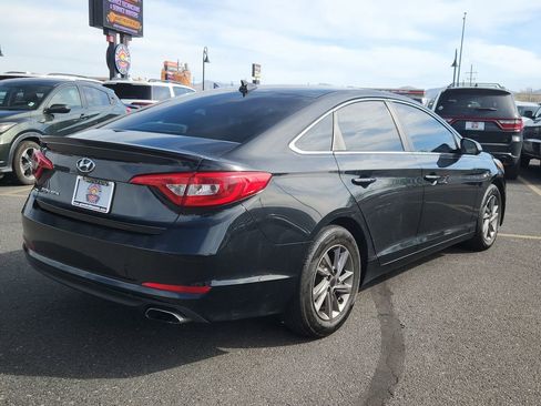 Used 2017 Hyundai Sonata SE image 3