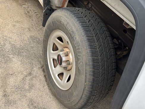 Used 2016 GMC Sierra 1500 2WD Regular Cab image 10