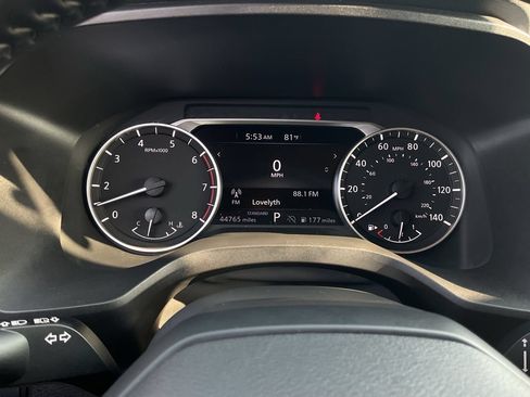 Used 2025 Nissan Rogue SV FWD image 36