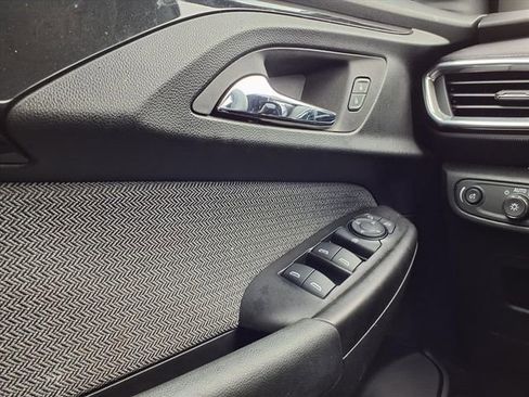 Used 2023 Chevrolet TrailBlazer LT w/ Convenience Package image 19