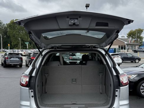 Used 2017 Chevrolet Traverse LS FWD image 15