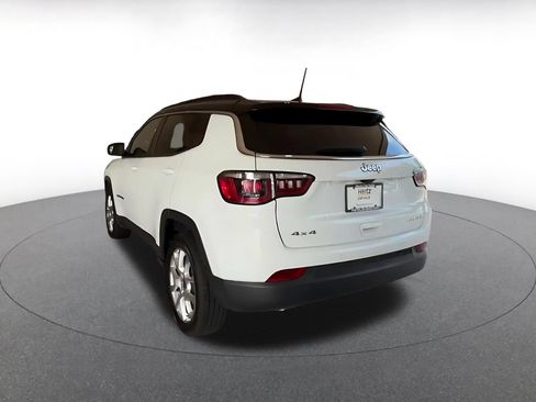 Used 2025 Jeep Compass Limited AWD/4WD image 11