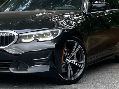 Used 2021 BMW 330i Sedan w/ Premium Package RWD image 2