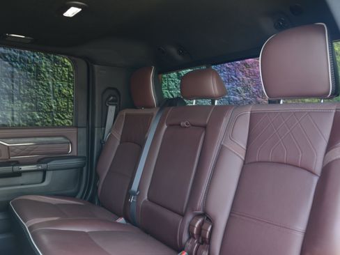 Used 2025 RAM 2500 Limited AWD/4WD image 33