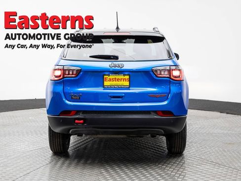 Used 2023 Jeep Compass Trailhawk AWD/4WD image 6