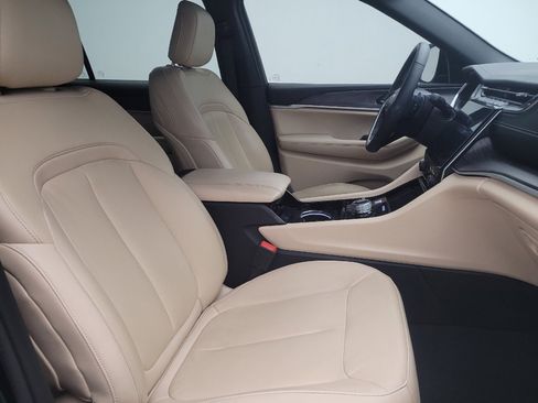 Used 2023 Jeep Grand Cherokee L Limited AWD/4WD image 21