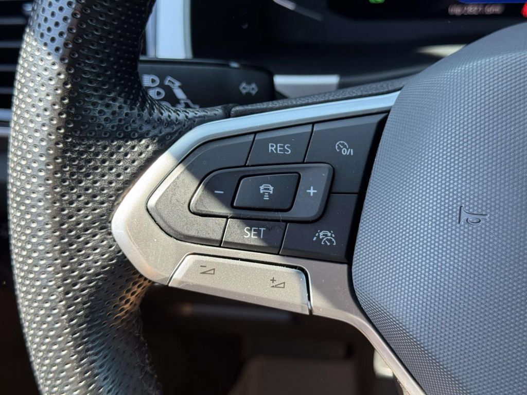 Used 2021 Volkswagen Atlas Cross Sport SEL Premium R-Line AWD/4WD image 20