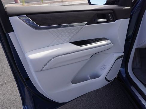 New 2026 GMC Acadia Denali FWD image 18