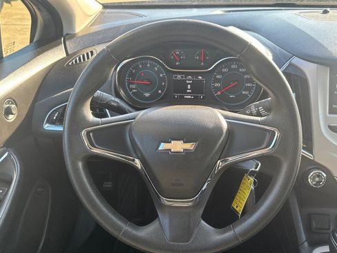 Used 2017 Chevrolet Cruze LS image 10
