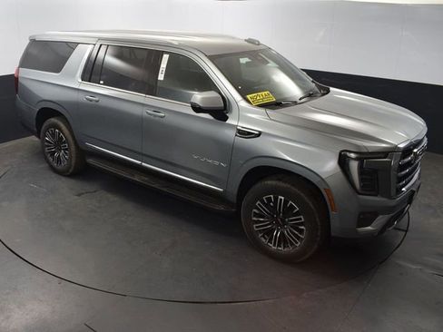 Used 2025 GMC Yukon XL Elevation image 42