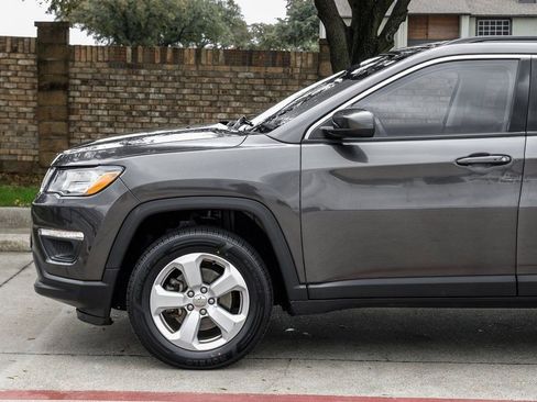 Used 2018 Jeep Compass Latitude image 21