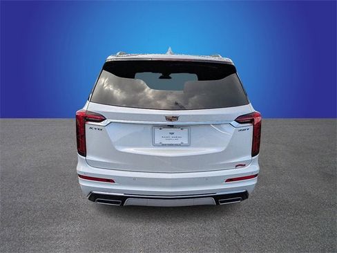 New 2025 Cadillac XT6 Luxury image 4