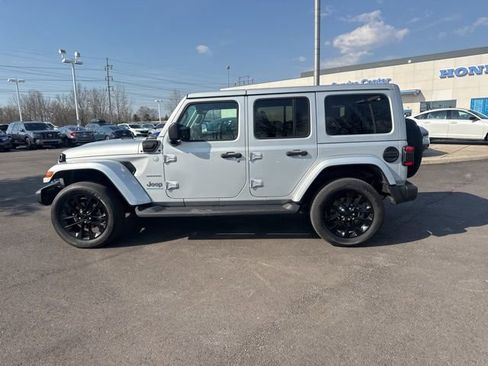 Used 2023 Jeep Wrangler Unlimited Sahara w/ Cold Weather Group image 18
