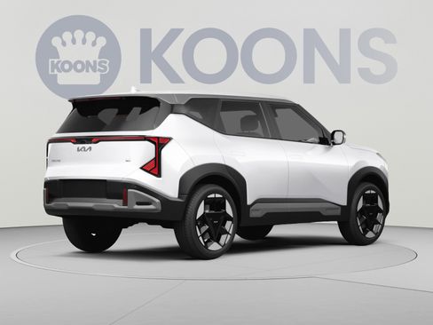 New 2027 Kia Seltos S FWD image 4