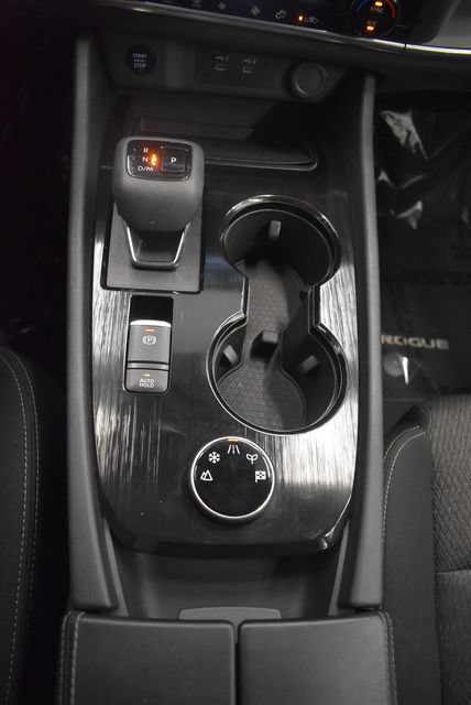 Used 2025 Nissan Rogue SV AWD/4WD image 27