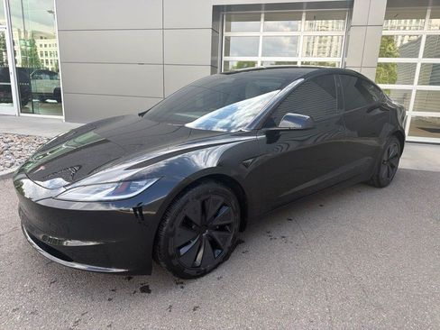 Used 2025 Tesla Model 3 Long Range AWD/4WD image 11