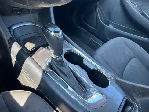 Used 2017 Chevrolet Malibu LT FWD image 23