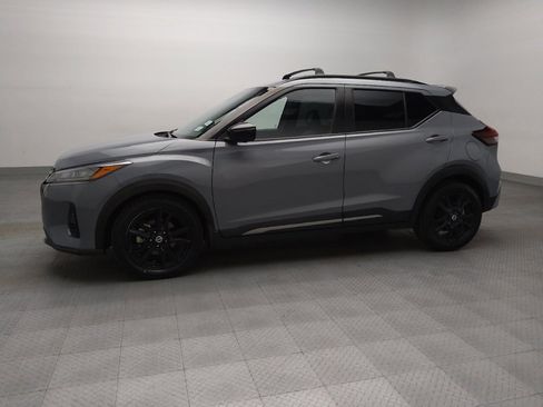 Used 2021 Nissan Kicks SR w/ SR Premium Package FWD image 2