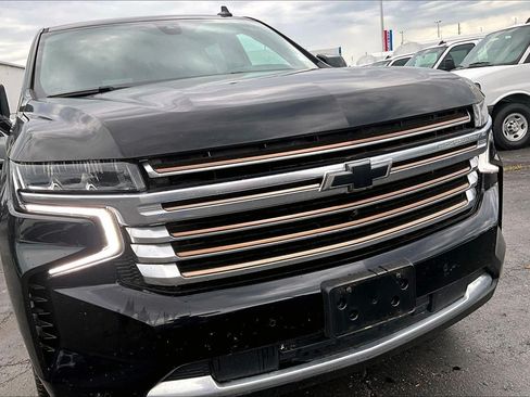 Used 2021 Chevrolet Tahoe High Country AWD/4WD image 3