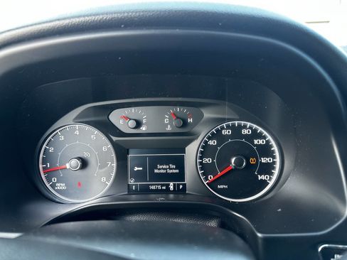 Used 2017 GMC Acadia SLE image 18