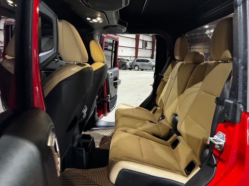Used 2020 Jeep Gladiator Sport w/ Quick Order Package 24S image 16